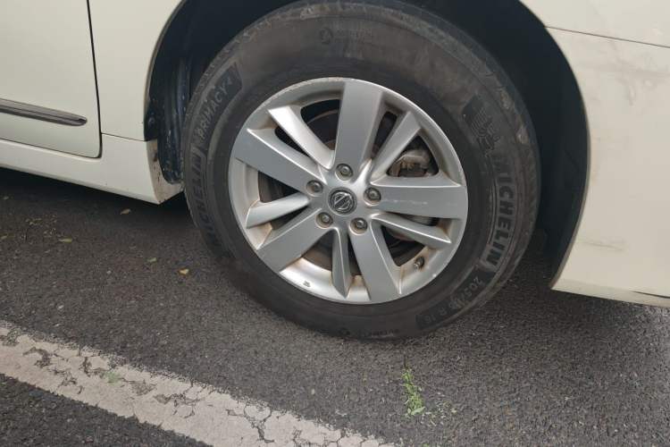 Used Nissan Teana 2011 2.5L XL Advanced Edition Right Front Wheel Hub