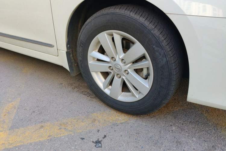 Used Nissan Teana 2011 2.0L XL Comfort Edition Right Front Wheel Hub