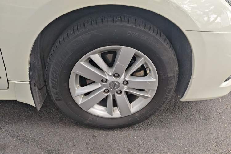 Used Nissan Teana 2011 2.5L XL Advanced Edition Right Front Wheel Hub