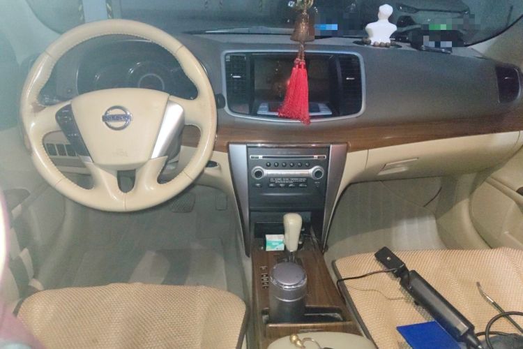 Used Nissan Teana 2011 2.0L XL Comfort Edition Center Console