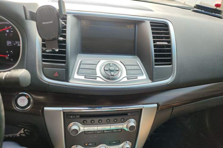 Used Nissan Teana 2012 2.5L XV Cloud Security Edition Audio And AC Panel
