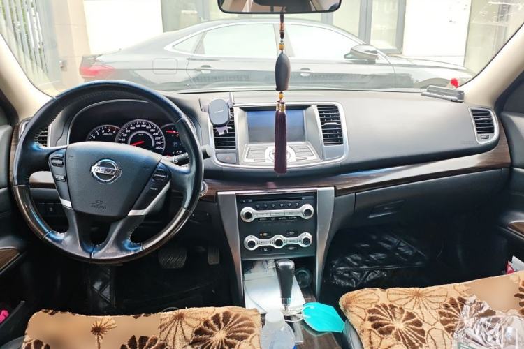 Used Nissan Teana 2012 2.5L XV Cloud Security Edition Center Console