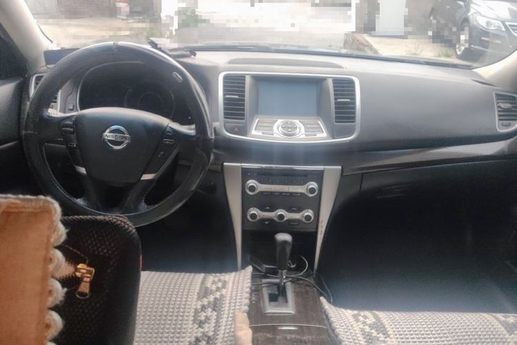 Used Nissan Teana 2012 2.5L XV Cloud Security Edition Center Console
