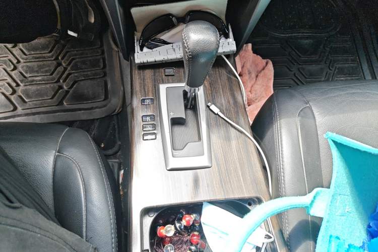 Used Nissan Teana 2012 2.5L XV Cloud Security Edition Gear Lever