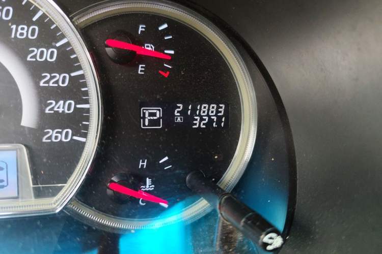 Used Nissan Teana 2012 2.5L XV Cloud Security Edition Odometer Close Up