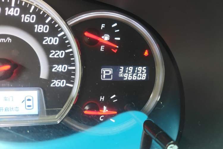 Used Nissan Teana 2012 2.5L XV Cloud Security Edition Odometer Close Up