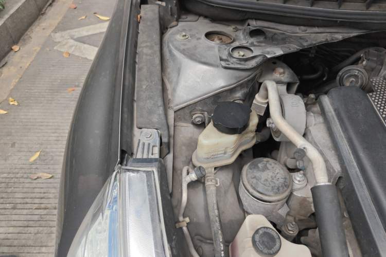 Used Nissan Teana 2012 2.5L XV VIP Cloud Security Edition Engine Bay Right