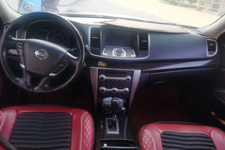Used Nissan Teana 2012 2.5L XV Cloud Security Edition Center Console