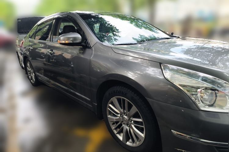 Used Nissan Teana 2012 2.5L XV VIP Cloud Security Edition Front Right 45 Deg