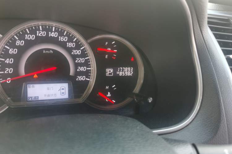 Used Nissan Teana 2012 2.5L XV Cloud Security Edition Odometer Close Up