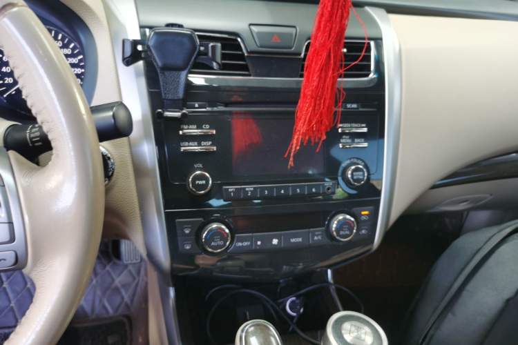 Used Nissan Teana 2013 2.0L XL Comfort Edition Audio And AC Panel