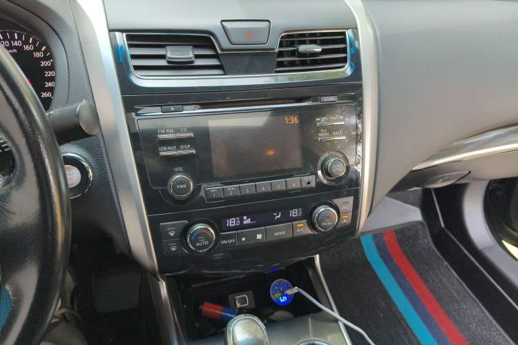 Used Nissan Teana 2013 2.0L XL Comfort Edition Audio And AC Panel