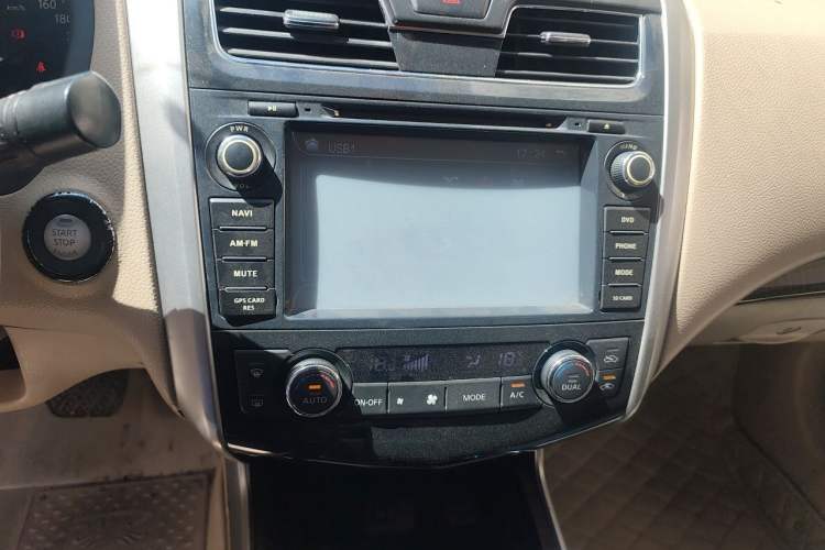 Used Nissan Teana 2013 2.5L XL Leading Edition Audio And AC Panel