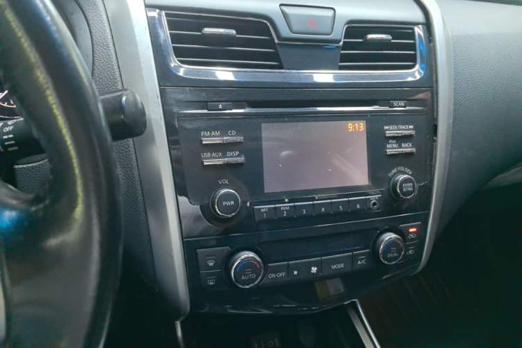 Used Nissan Teana 2013 2.0L XL Comfort Edition Audio And AC Panel