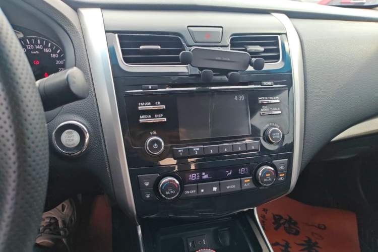 Used Nissan Teana 2013 2.0L XL Comfort Edition Audio And AC Panel