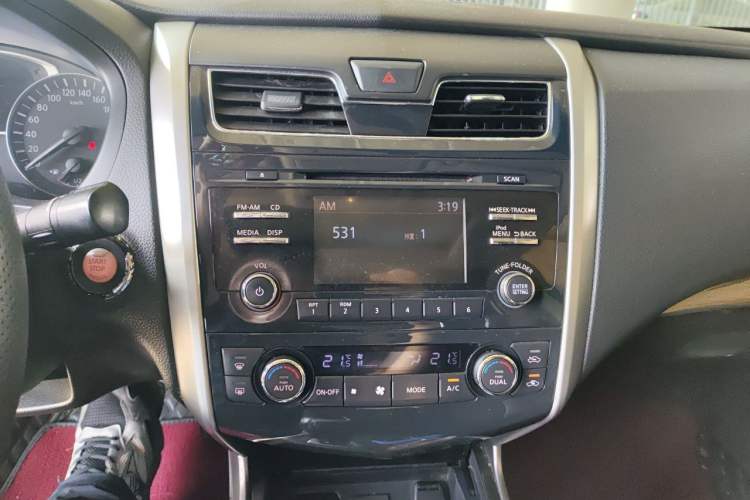 Used Nissan Teana 2013 2.0L XL Comfort Edition Audio And AC Panel