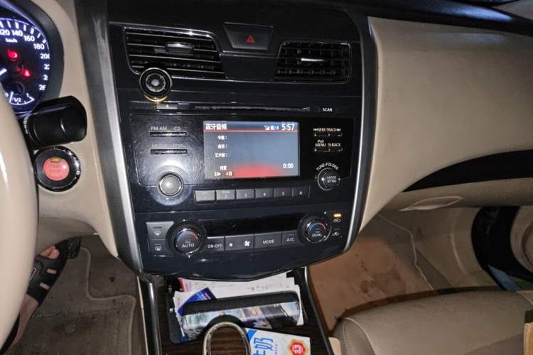 Used Nissan Teana 2013 2.0L XL Comfort Edition Audio And AC Panel