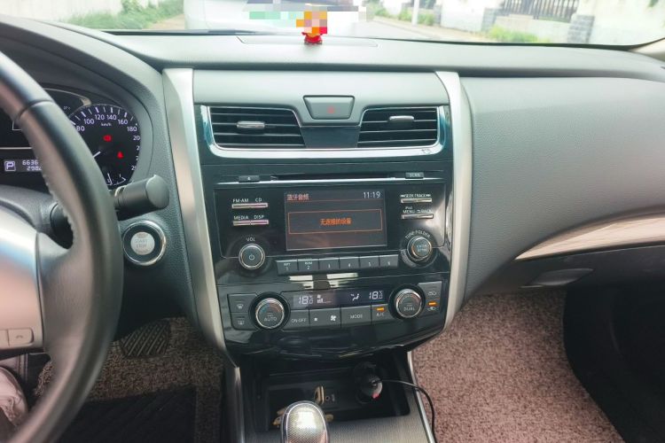 Used Nissan Teana 2013 2.0L XL Comfort Edition Audio And AC Panel