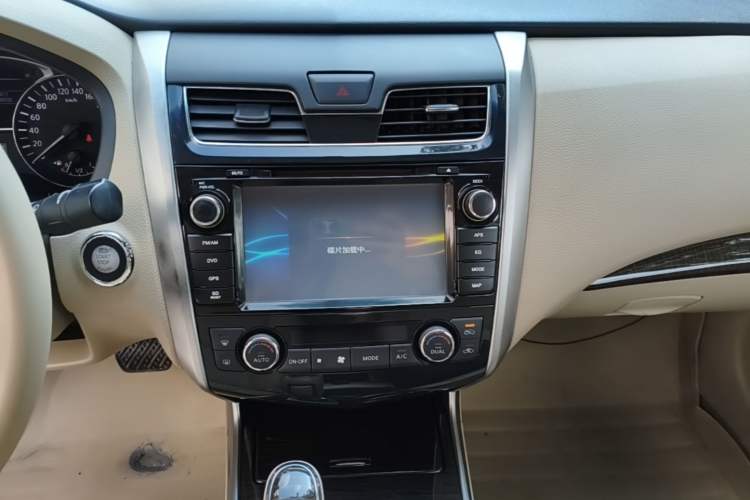 Used Nissan Teana 2013 2.0L XE Fashion Edition Audio And AC Panel