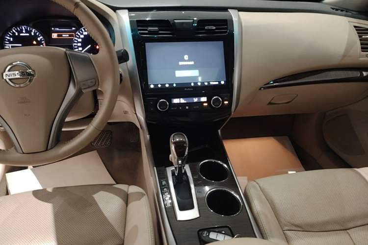 Used Nissan Teana 2013 2.0L XL Comfort Edition Audio And AC Panel