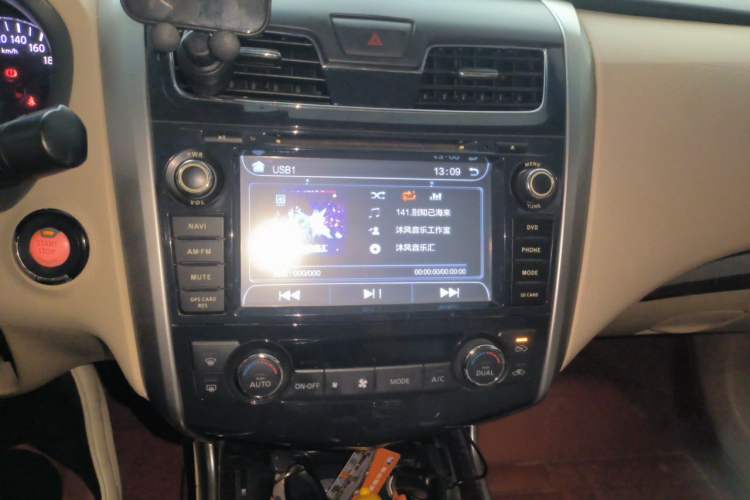 Used Nissan Teana 2013 2.0L XL Comfort Edition Audio And AC Panel