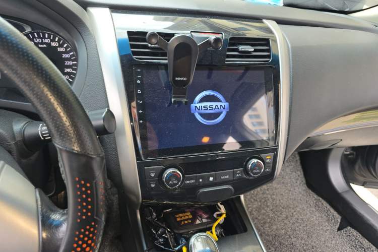 Used Nissan Teana 2013 2.0L XL Comfort Edition Audio And AC Panel