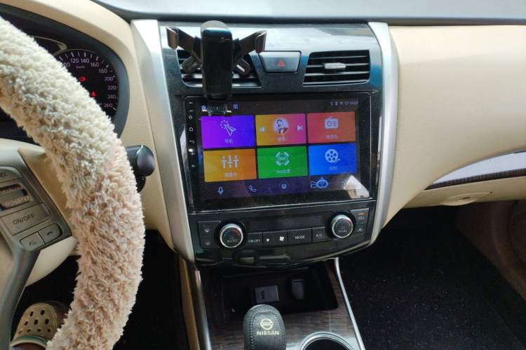 Used Nissan Teana 2013 2.0L XL Comfort Edition Audio And AC Panel