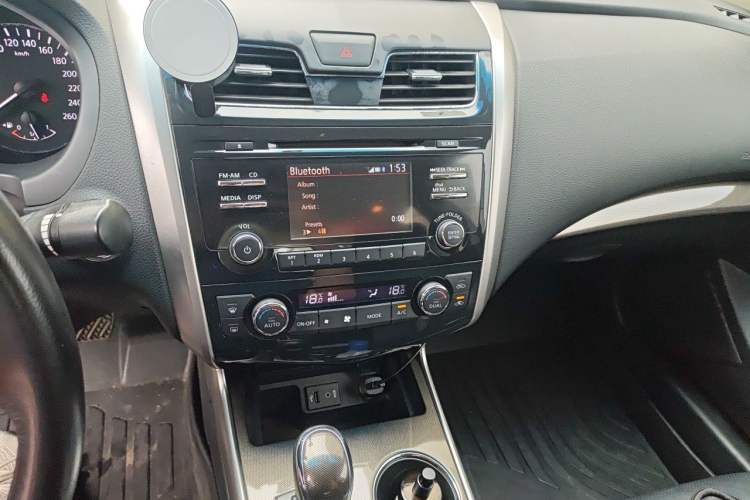 Used Nissan Teana 2013 2.0L XL Comfort Edition Audio And AC Panel