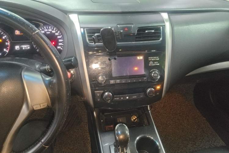 Used Nissan Teana 2013 2.0L XL Comfort Edition Audio And AC Panel