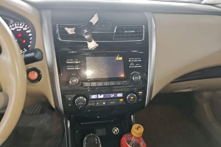 Used Nissan Teana 2013 2.0L XL Comfort Edition Audio And AC Panel