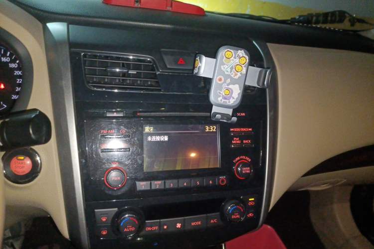 Used Nissan Teana 2013 2.0L XL Comfort Edition Audio And AC Panel