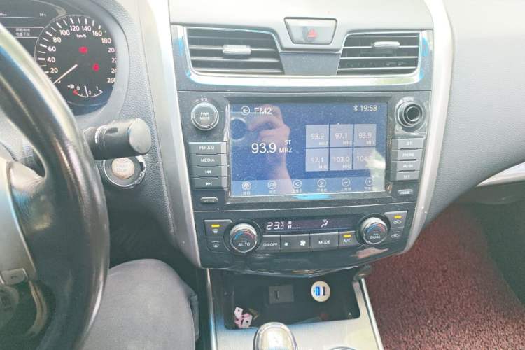 Used Nissan Teana 2013 2.0L XL Comfort Edition Audio And AC Panel