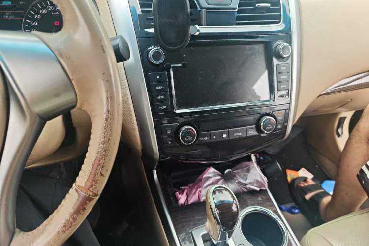 Used Nissan Teana 2013 2.0L XE Fashion Edition Audio And AC Panel