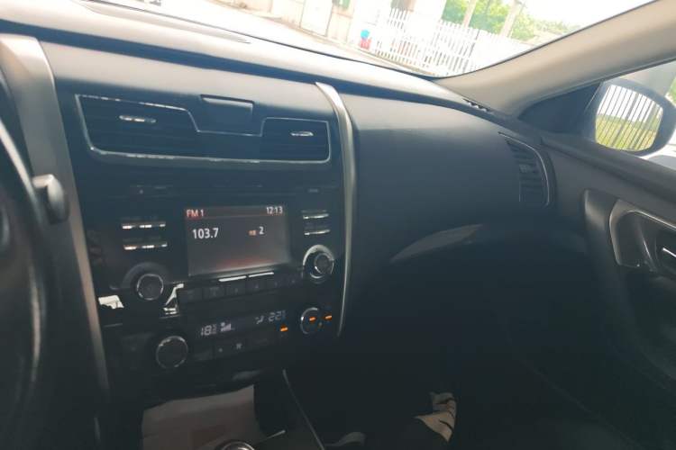Used Nissan Teana 2013 2.0L XL Comfort Edition Audio And AC Panel