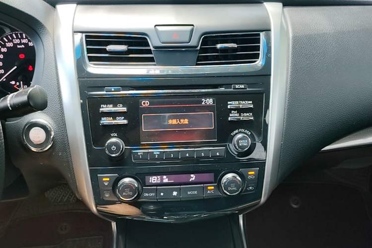 Used Nissan Teana 2013 2.0L XL Comfort Edition Audio And AC Panel