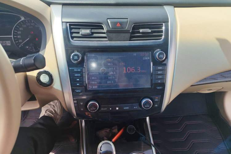 Used Nissan Teana 2013 2.0L XL Comfort Edition Audio And AC Panel