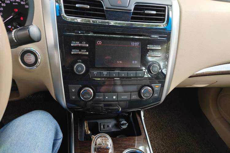 Used Nissan Teana 2013 2.0L XL Comfort Edition Audio And AC Panel