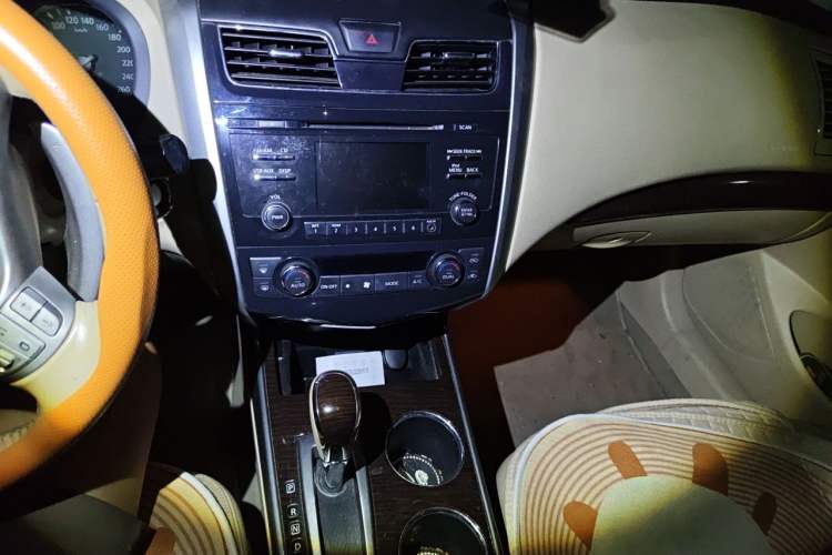Used Nissan Teana 2013 2.5L XL Leading Edition Audio And AC Panel