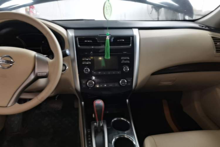 Used Nissan Teana 2013 2.0L XL Comfort Edition Audio And AC Panel