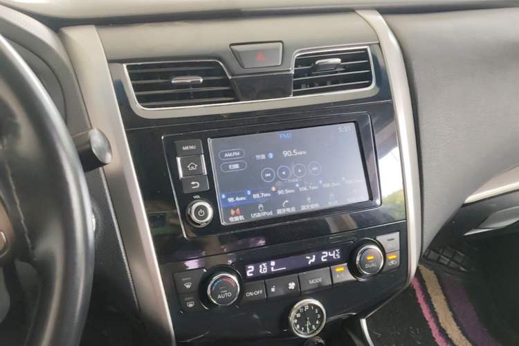 Used Nissan Teana 2013 2.0L XL Comfort Edition Audio And AC Panel
