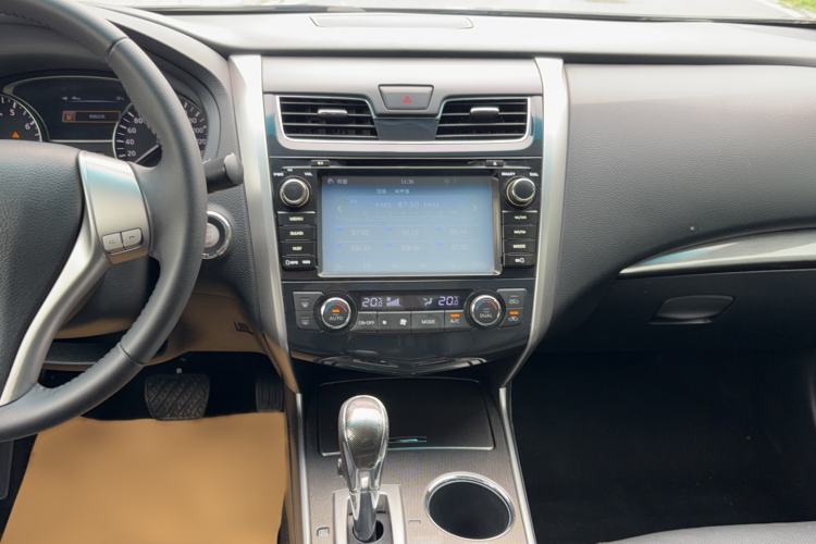 Used Nissan Teana 2013 2.0L XL Comfort Edition Audio And AC Panel