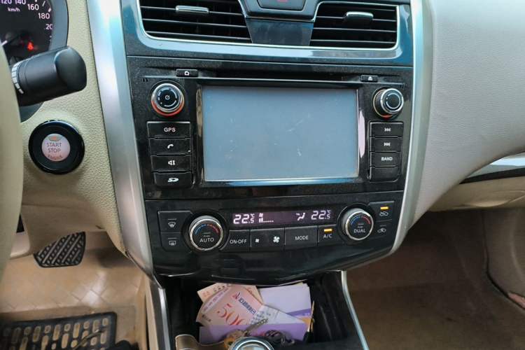 Used Nissan Teana 2013 2.0L XL Comfort Edition Audio And AC Panel