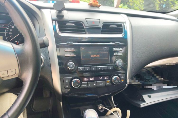 Used Nissan Teana 2013 2.0L XL Comfort Edition Audio And AC Panel