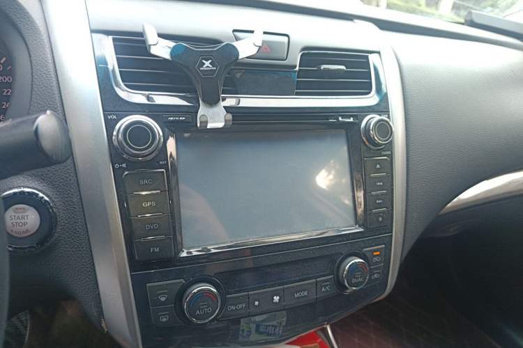 Used Nissan Teana 2013 2.0L XL Comfort Edition Audio And AC Panel