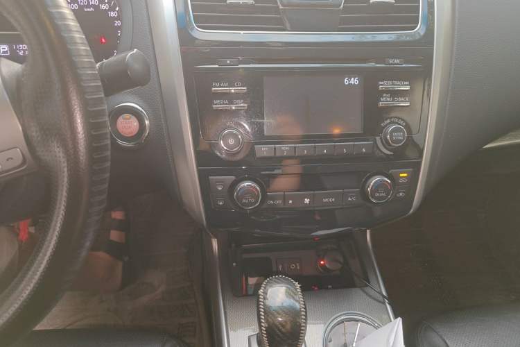 Used Nissan Teana 2013 2.0L XL Comfort Edition Audio And AC Panel