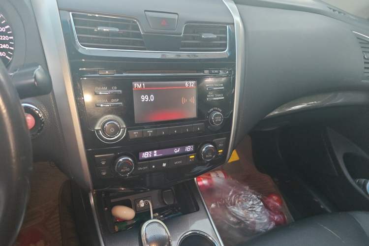 Used Nissan Teana 2013 2.0L XL Comfort Edition Audio And AC Panel