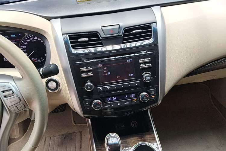 Used Nissan Teana 2013 2.5L XL Leading Edition Audio And AC Panel