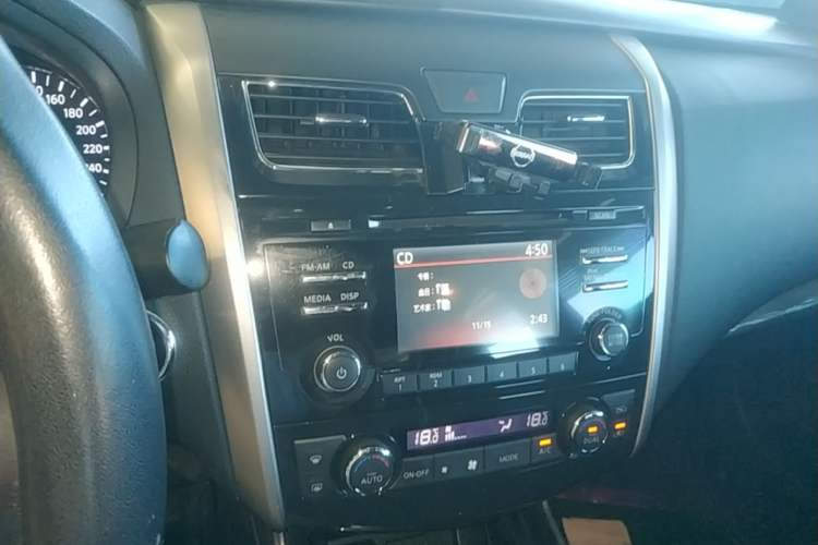 Used Nissan Teana 2013 2.0L XL Comfort Edition Audio And AC Panel