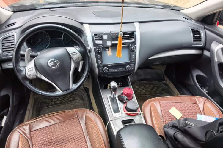 Used Nissan Teana 2013 2.5L XL Leading Edition Center Console
