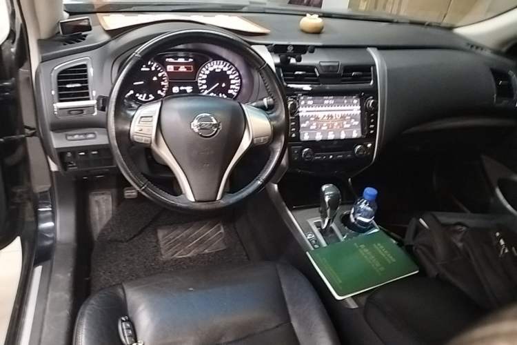 Used Nissan Teana 2013 2.0L XL Comfort Edition Center Console